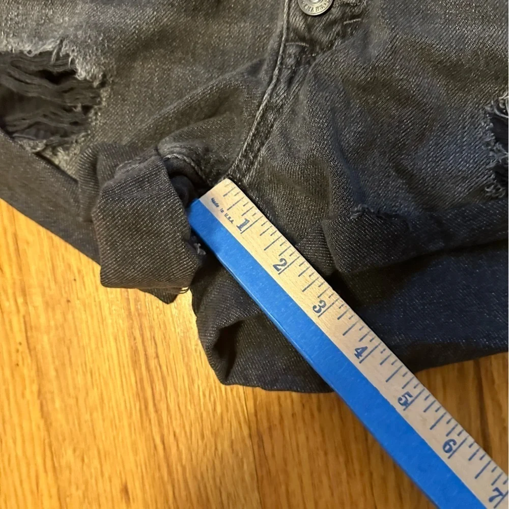 We The Free People Womens Black Button Fly  distressed Shorts 28 (b5